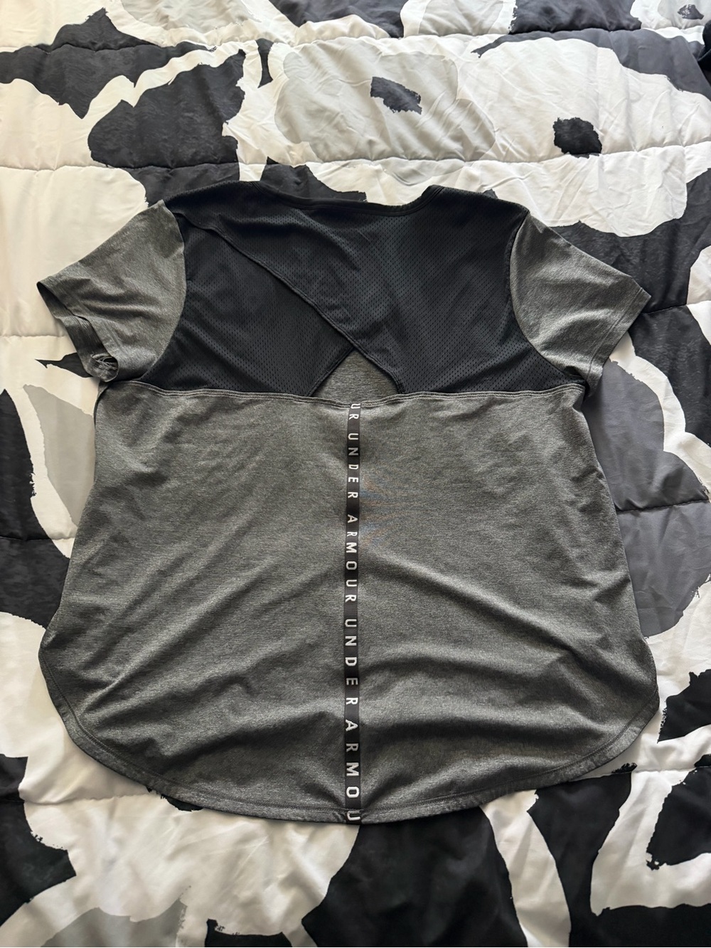 Under Armour Women’s Short Sleeve Performance Tee - Dark Gray - Picture 2 of 2